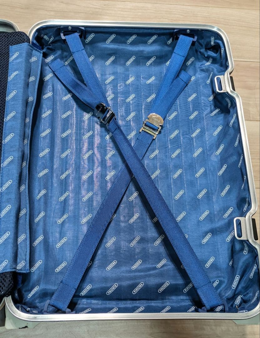 S*0様 RIMOWA リモワ シルバーインテグラル 35L 2輪