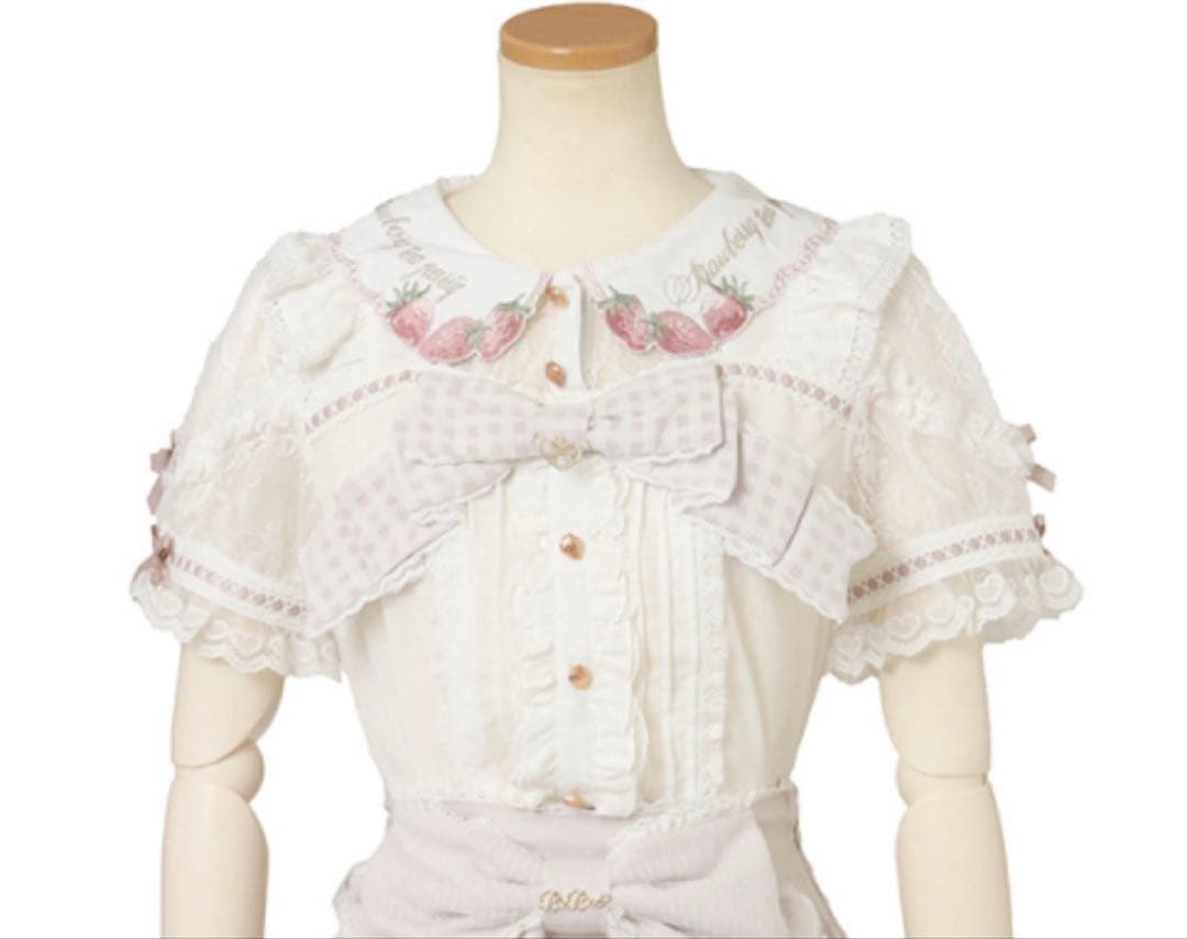 リズリサ ストロベリー刺繍ブラウス