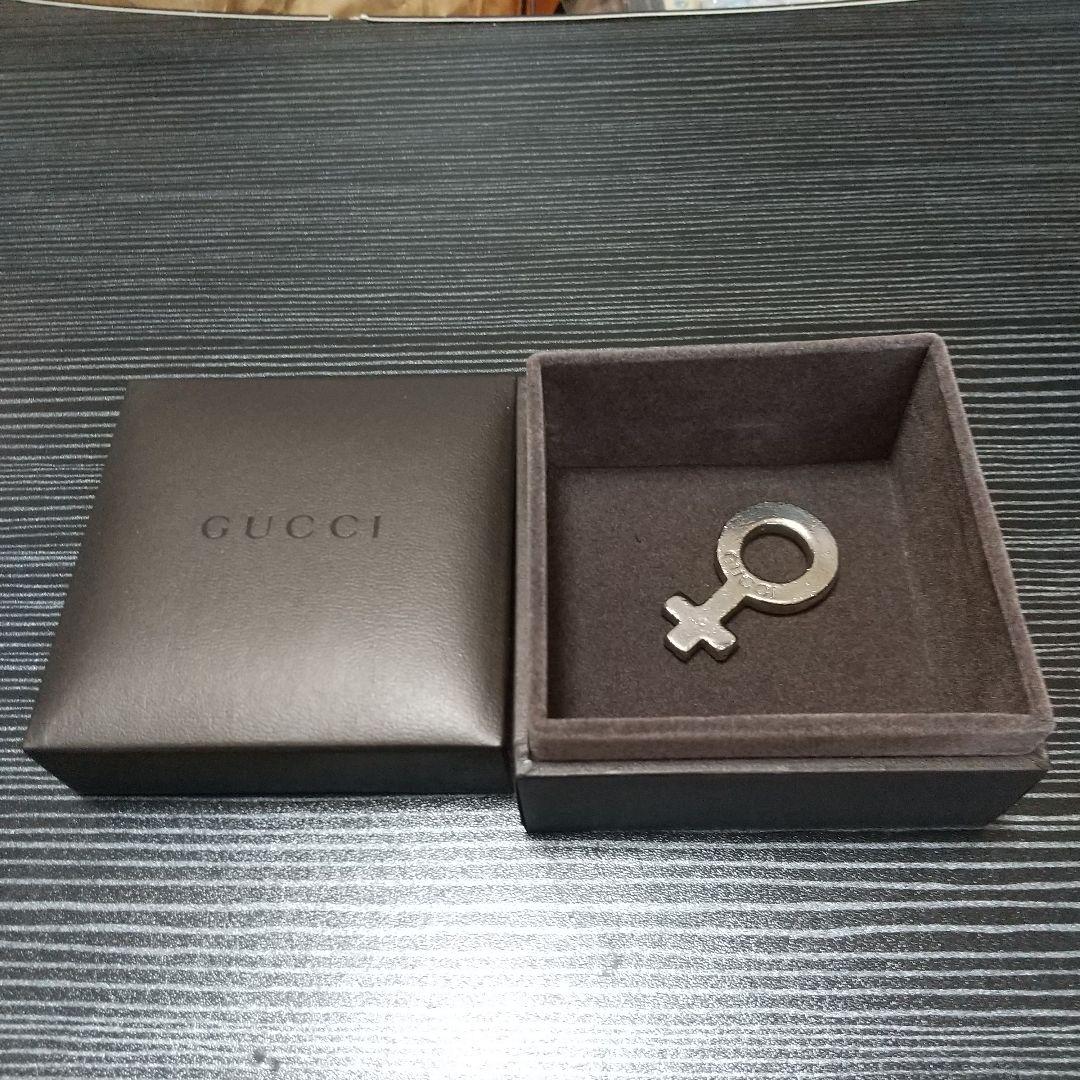高級GUCCI 男女兼用グッチシンボル ネックレストップシルバーとグッチ箱付き