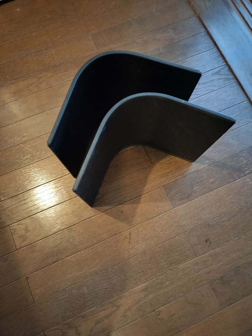 【引き取り限定】モダンガラステーブル