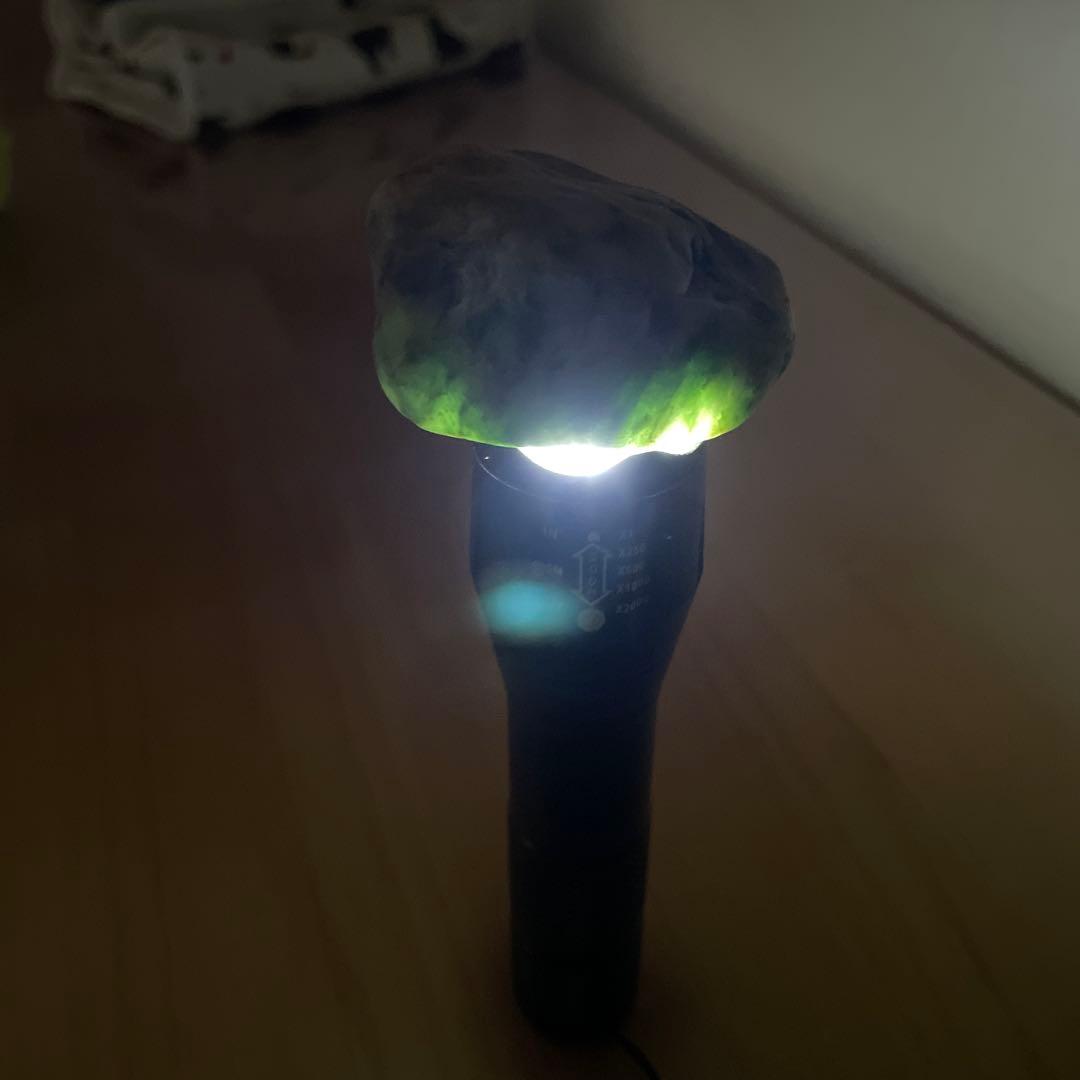 【国産鉱物】糸魚川翡翠　（海石）