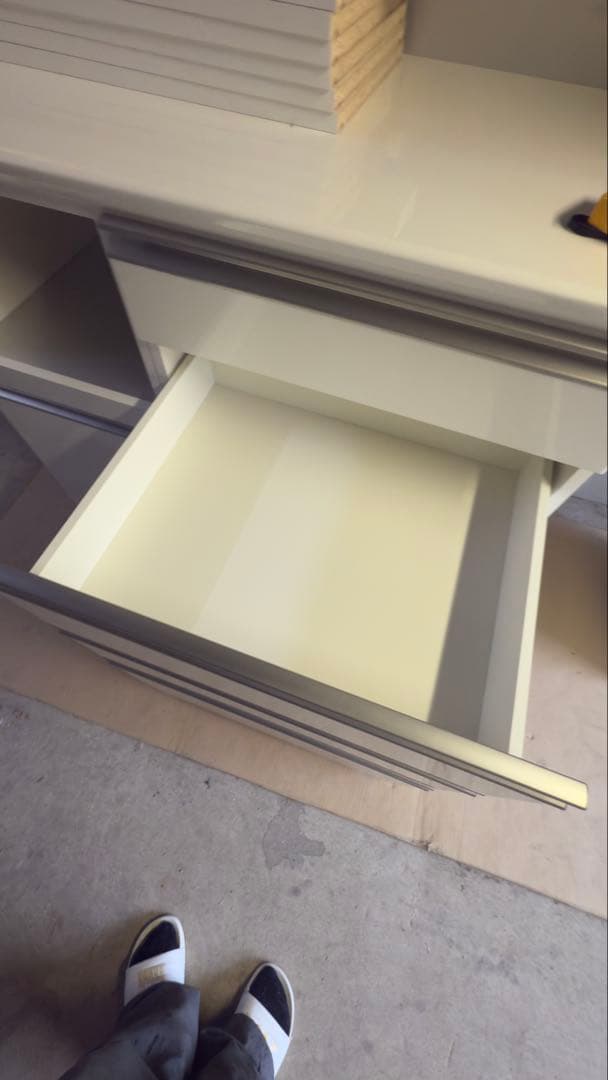 岡山県　31日まで送料込み！パモウナ　大型食器棚　8000円引き中