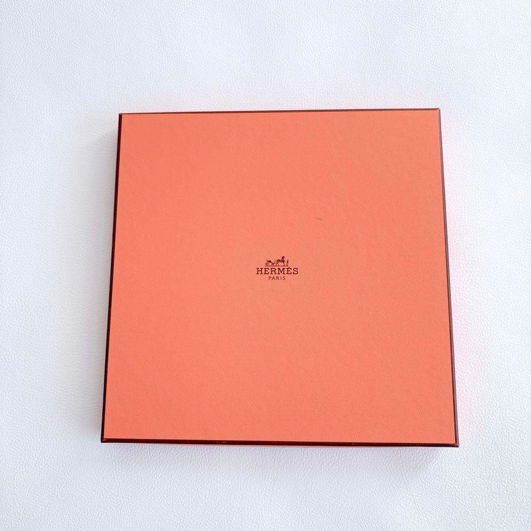 極美品 エルメス HERMES カレ90 スカーフ 熱帯のモダニズム 箱付