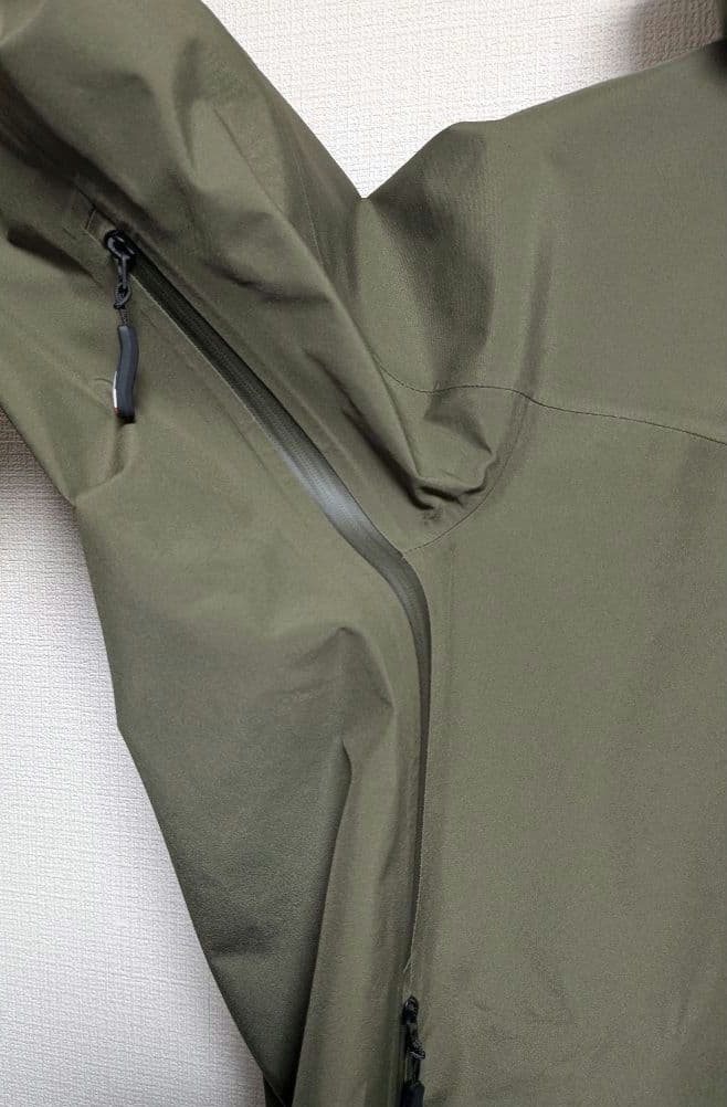 モンクレール　グルノーブル　マウンテンパーカー