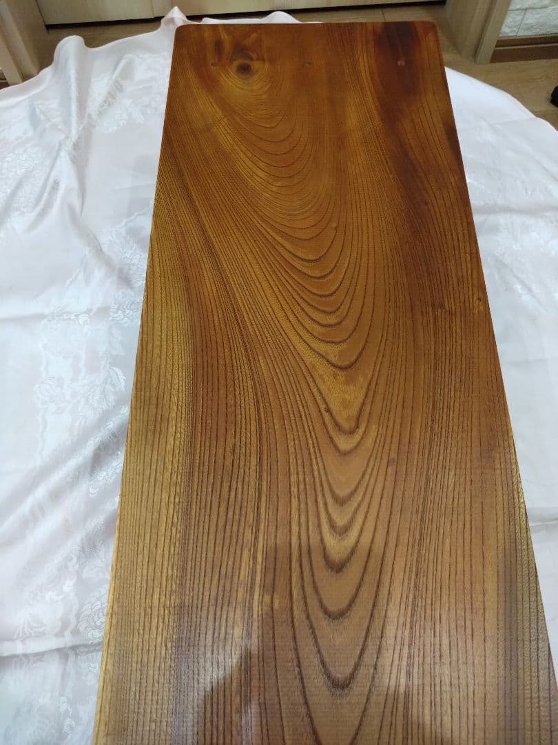欅一枚板のテレビ台　Okinawa❕長寿のケヤキの杢目が綺麗ですよ