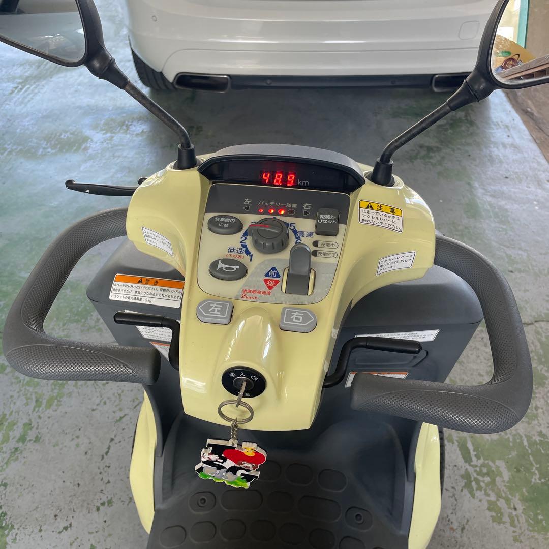 SUZUKI 電動スクーター クリーム色