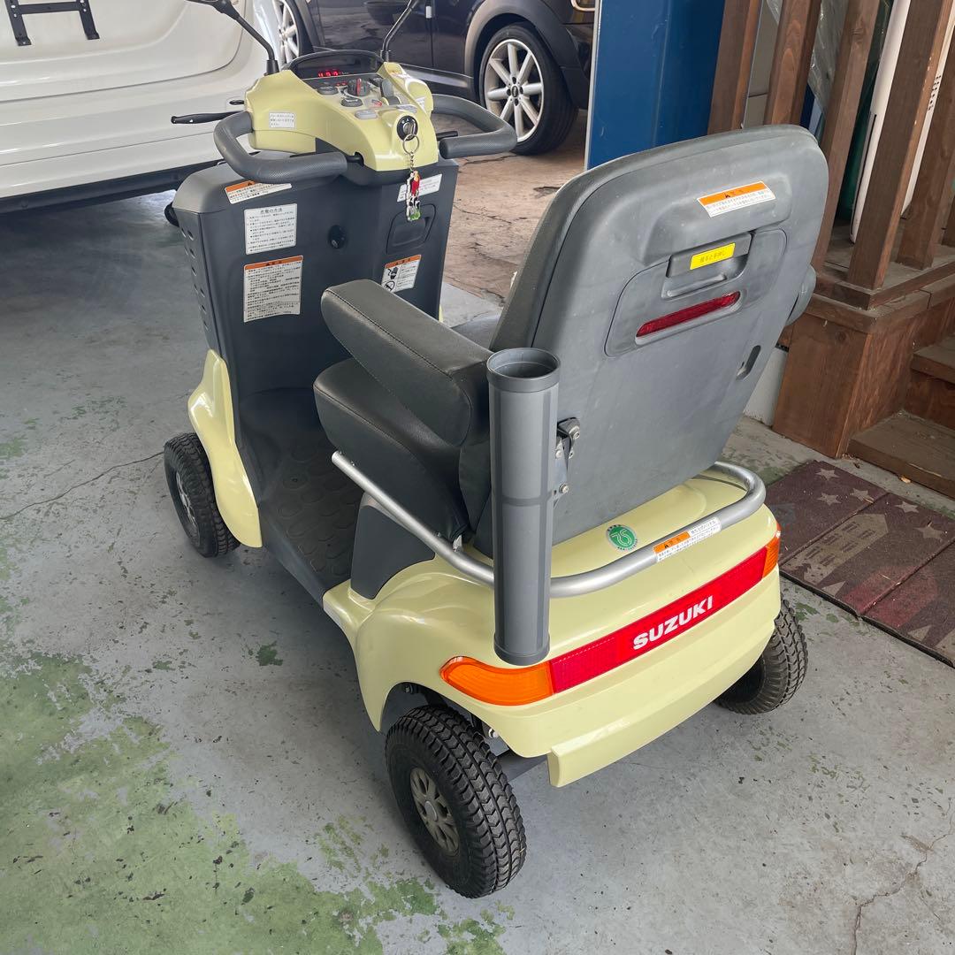SUZUKI 電動スクーター クリーム色