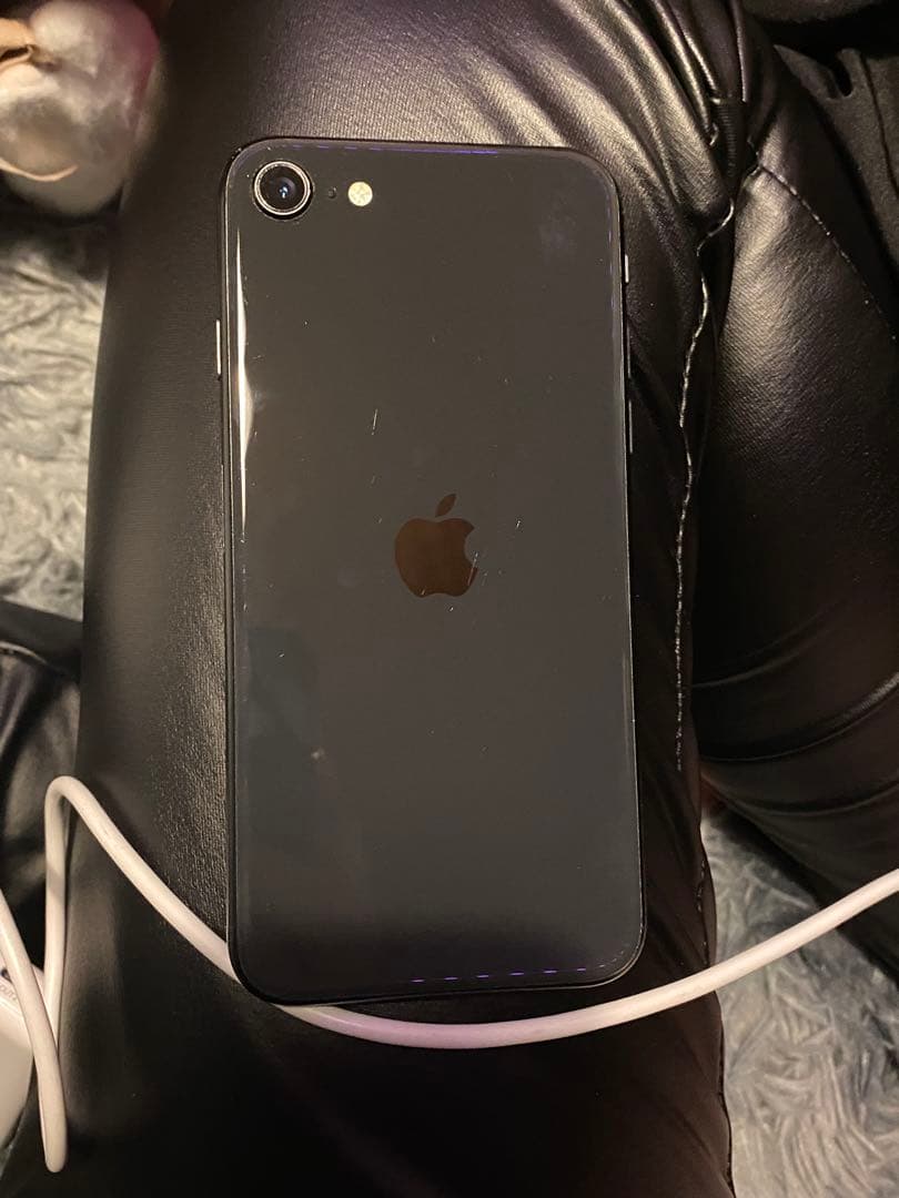 Apple iPhone SE (第2世代) ブラック SIMフリー