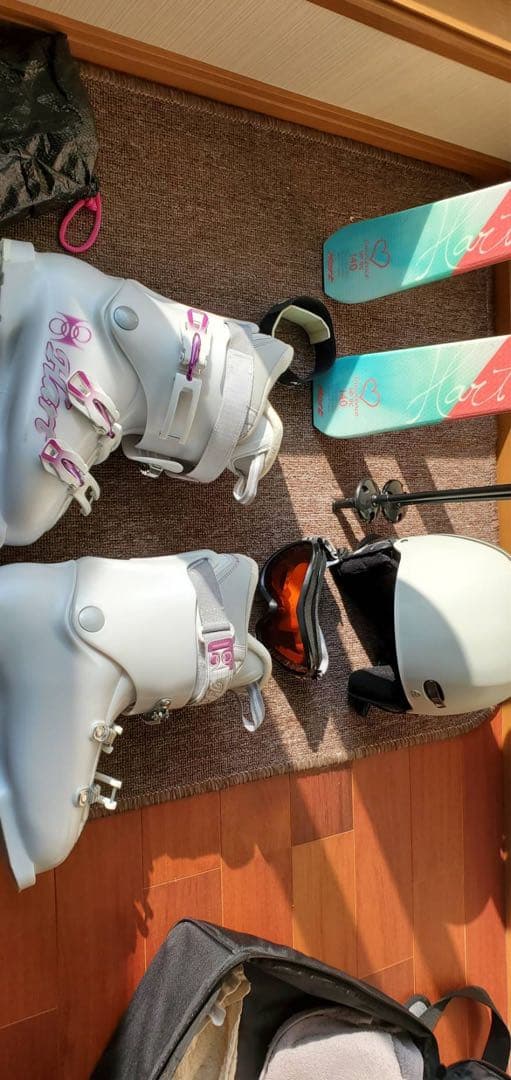 女性用スキー靴・スキー板・ビンディング・ヘルメット・ゴーグルセット