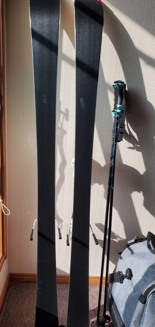 女性用スキー靴・スキー板・ビンディング・ヘルメット・ゴーグルセット