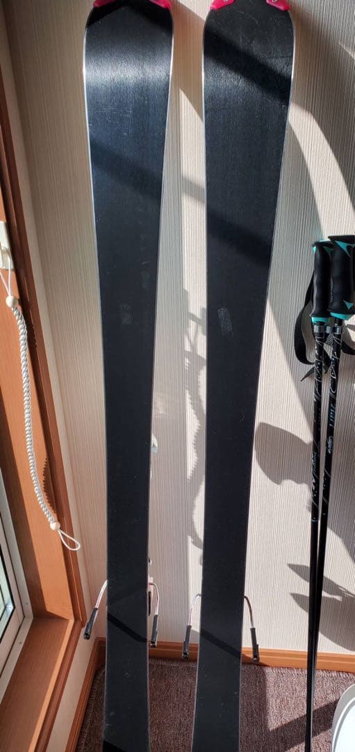 女性用スキー靴・スキー板・ビンディング・ヘルメット・ゴーグルセット