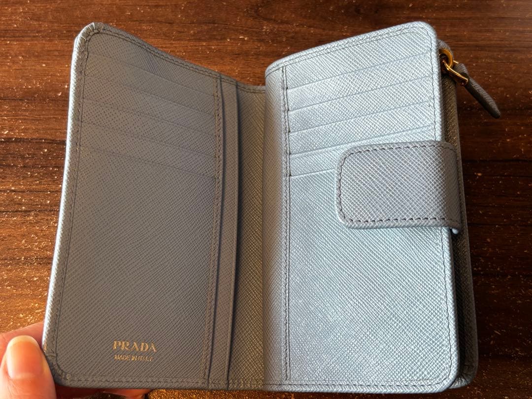 PRADA サフィアーノレザー 二つ折り財布 ライトブルー