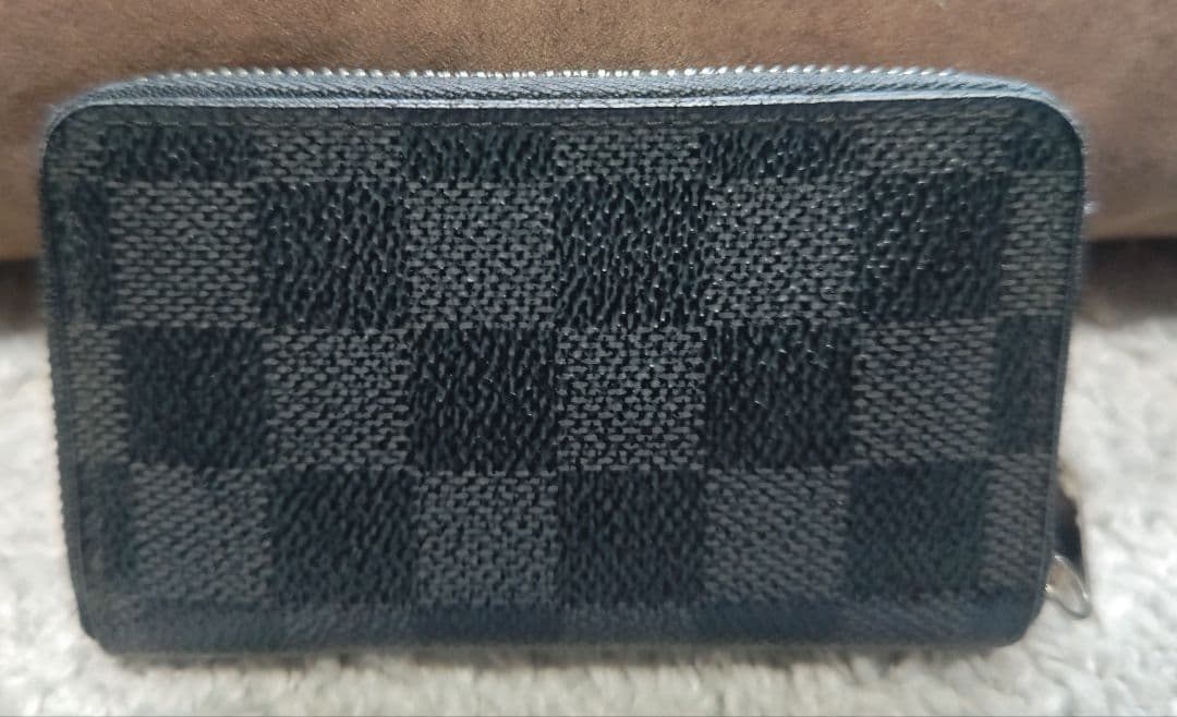 Louis Vuitton（ルイ・ヴィトン） ダミエグラフィット ケース