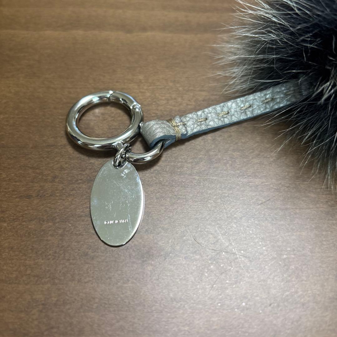 フェンディ セレリア ポンポン チャーム ブラックベージュ