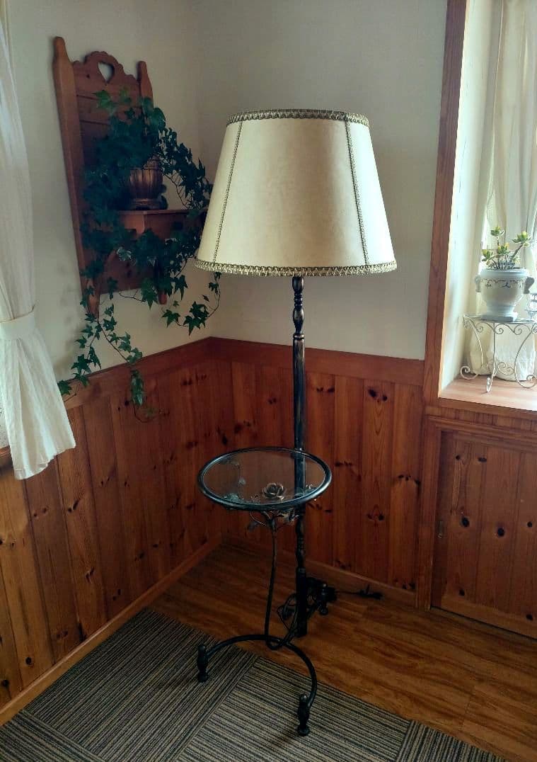 希少　アンティークフロアライト　アイアンガラステーブル　レトロ　ローズ装飾