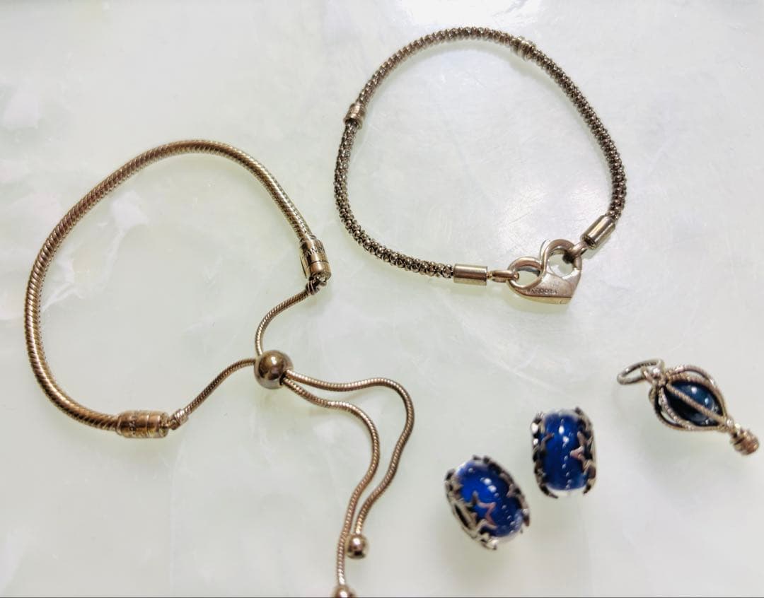 Pandora ブレスレット2つ　チャーム3つ