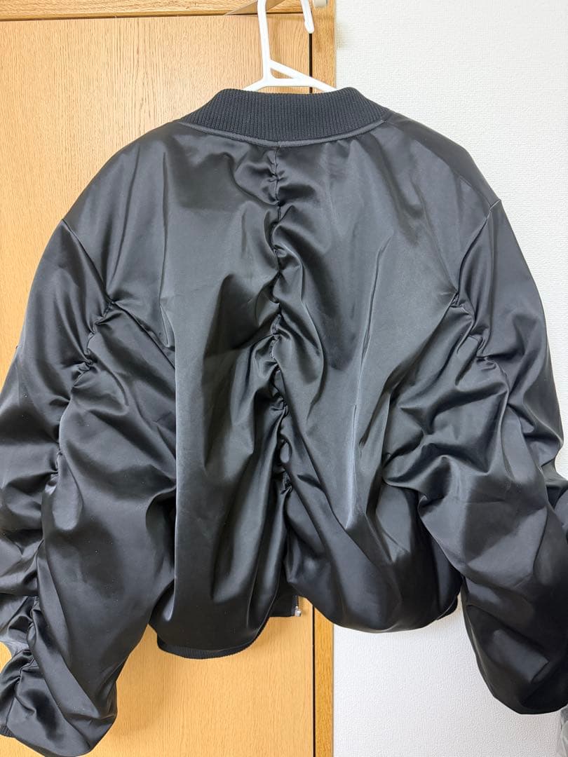 ENTIRE STUDIOS似 短丈ブラックボンバージャケット