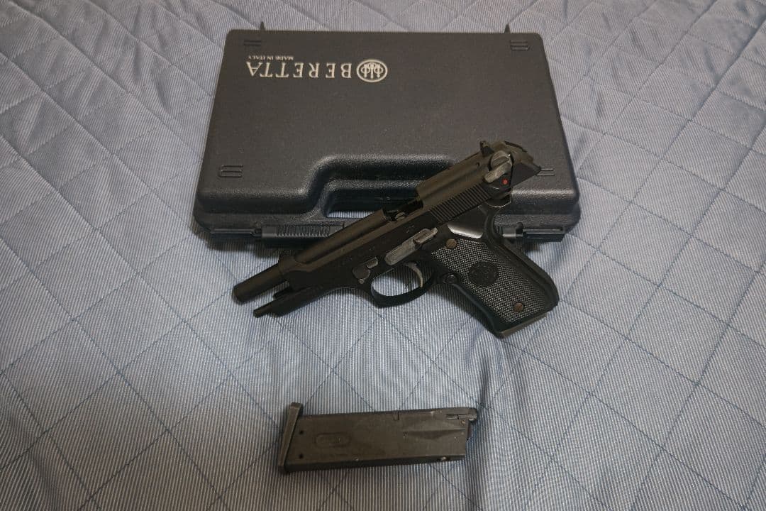 東京マルイベレッタ m92F ガスガン 専用ケース付き