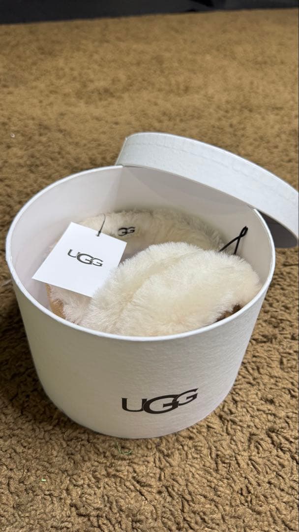 UGG イヤーマフ ホワイト 正規品 新品タグ付 箱付き