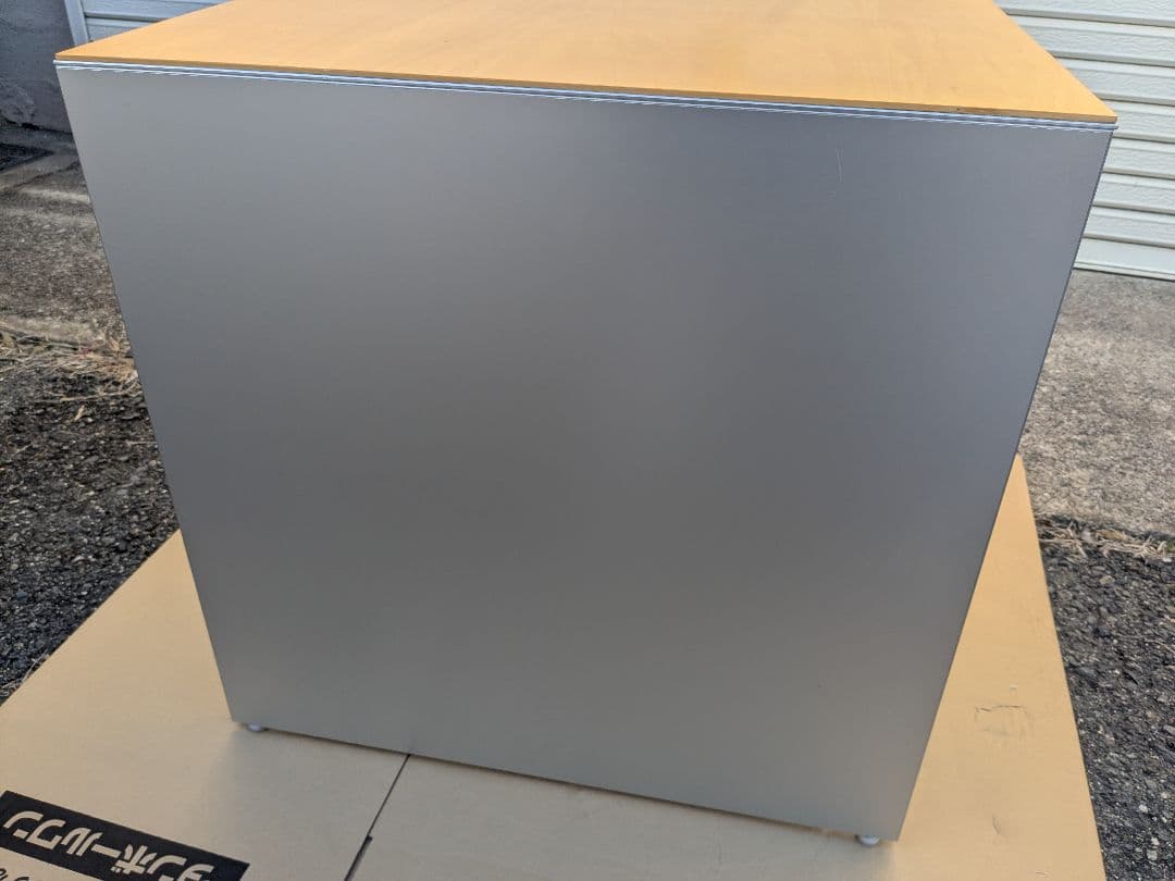 カッシーナ　イクスシー　エアフレーム　サイドテーブル