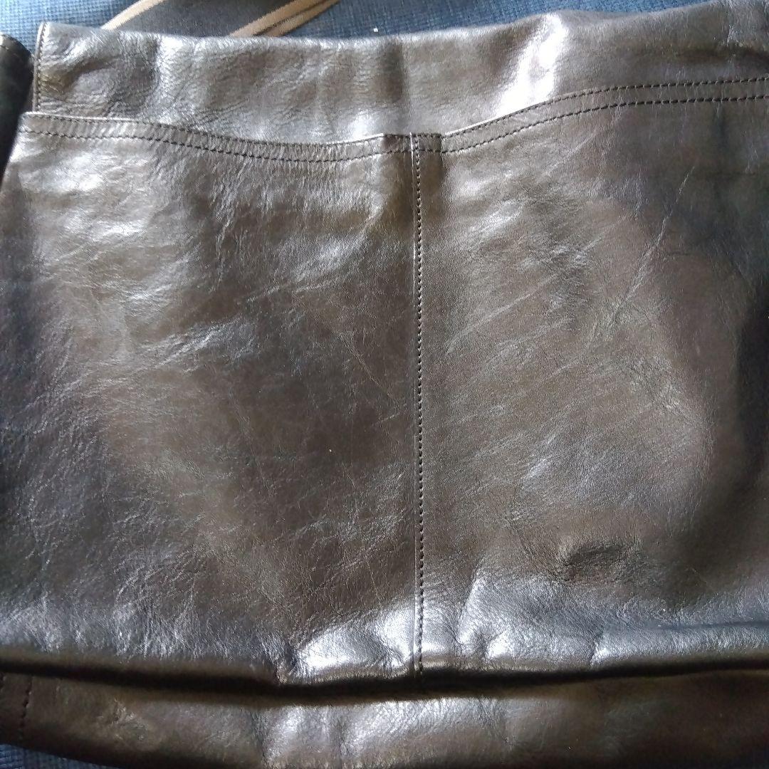 コーチ斜めがけバッグ　　ロゴ型押し　レザー　黒　A4可能