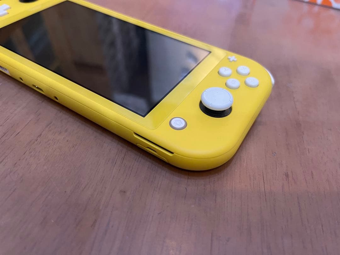 Nintendo Switch Lite イエロー　スイッチライト　本体のみ
