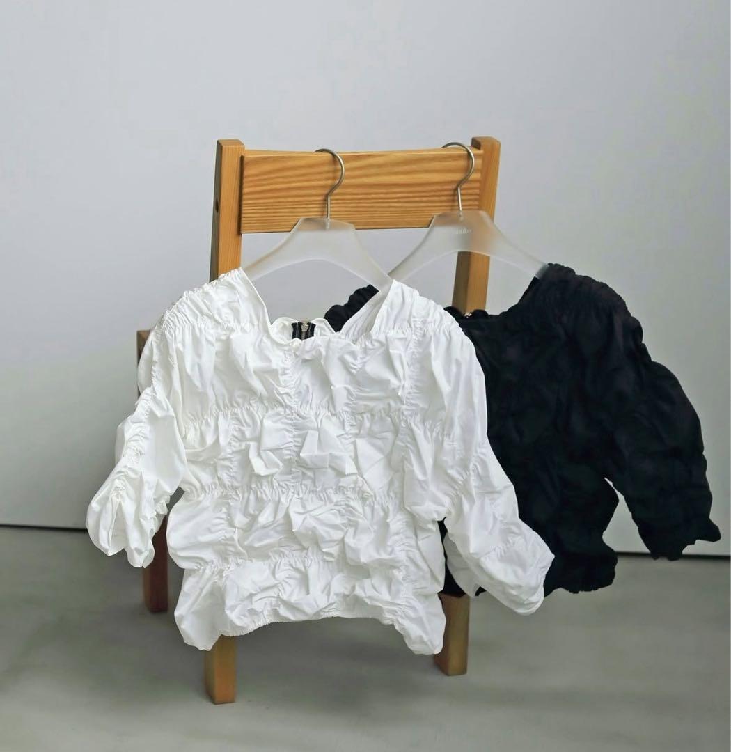 アンヌーク　シャーリング　ブラウス　トップス