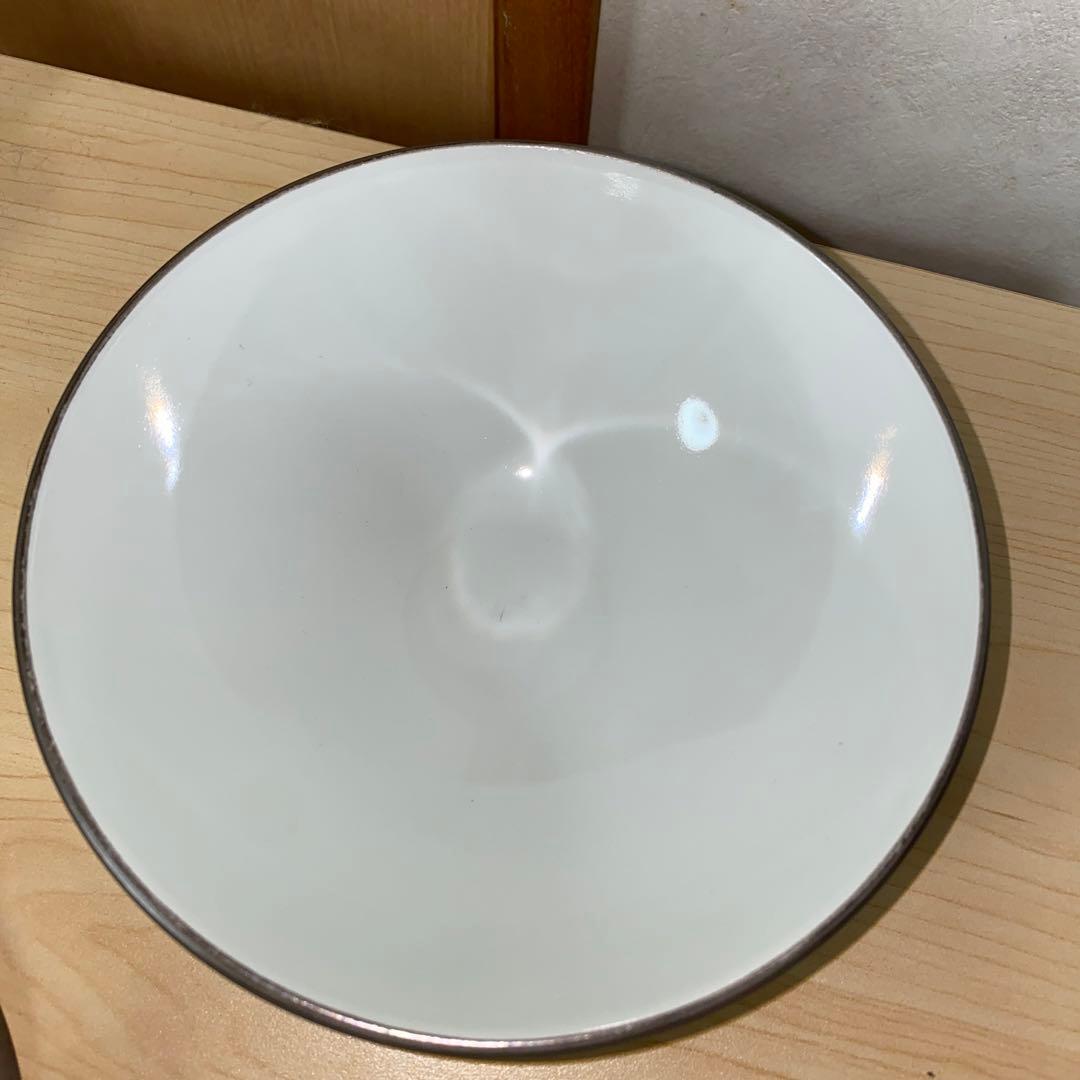 有田焼 李荘窯 玉重.本銀彩槌目内白　銀色 重箱 3段重 16cm