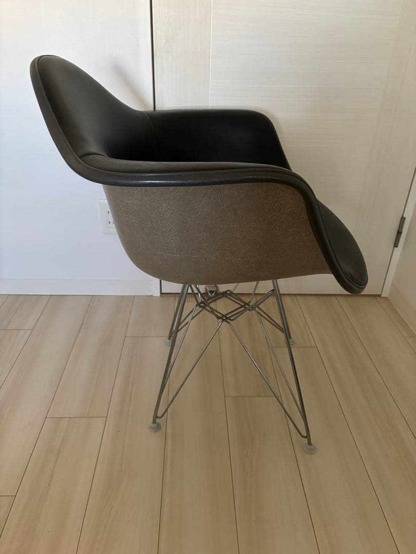 イームズ　アームシェル　レザー　エッフェル ハーマンミラー　ヴィンテージチェア