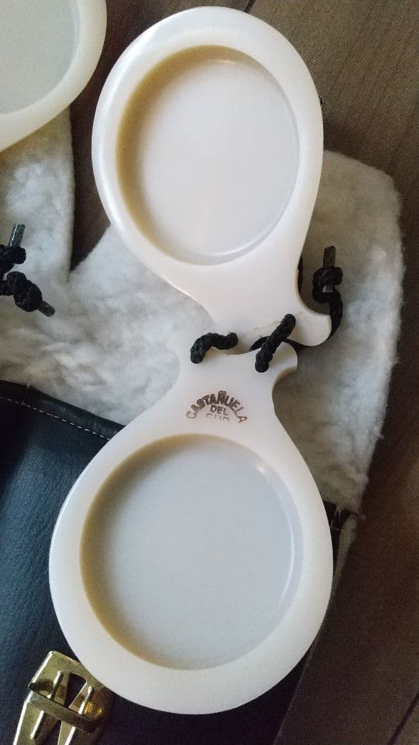 フラメンコカスタネット 白 打楽器 カスタネット