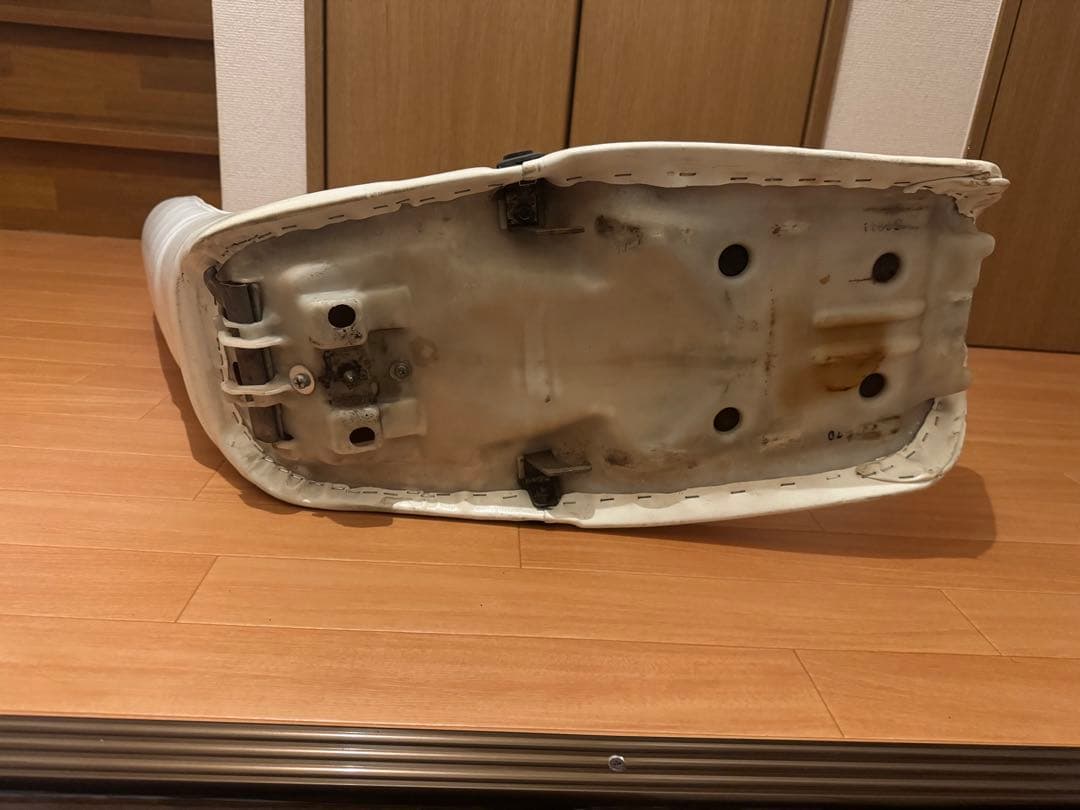 vt250f vt250 vtz250 三段シート　白　レザー