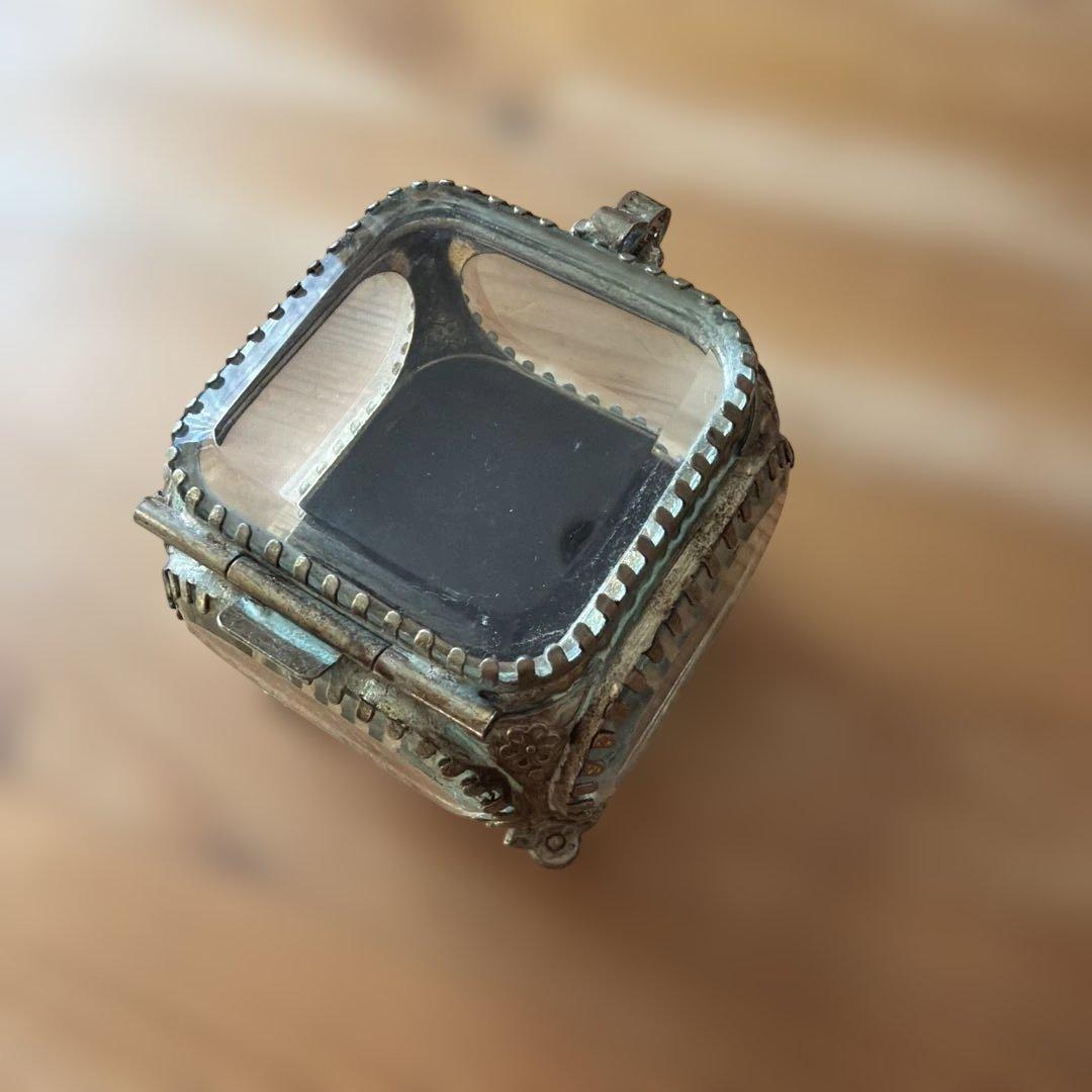 フランスアンティーク／ガラスの宝石箱