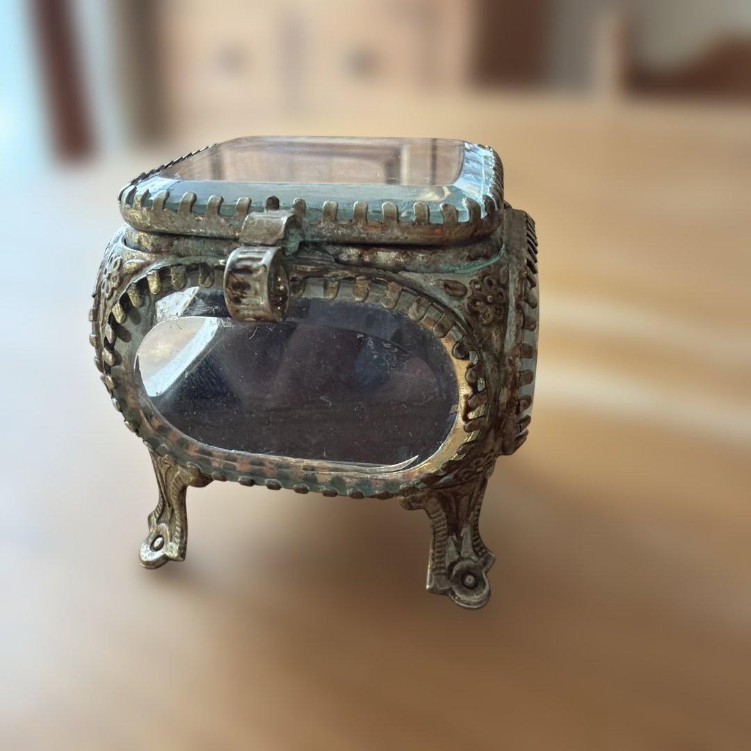 フランスアンティーク／ガラスの宝石箱