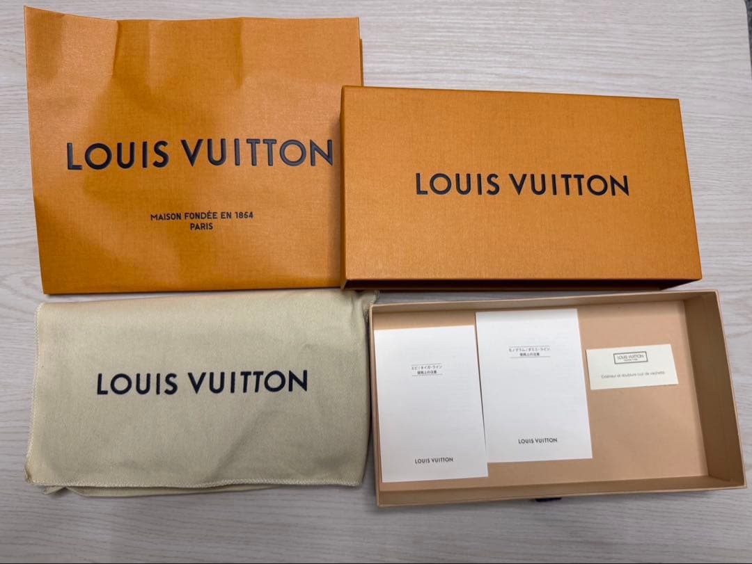 美品 LOUIS VUITTON ジッピー・オーガナイザー 長財布 エピレザー