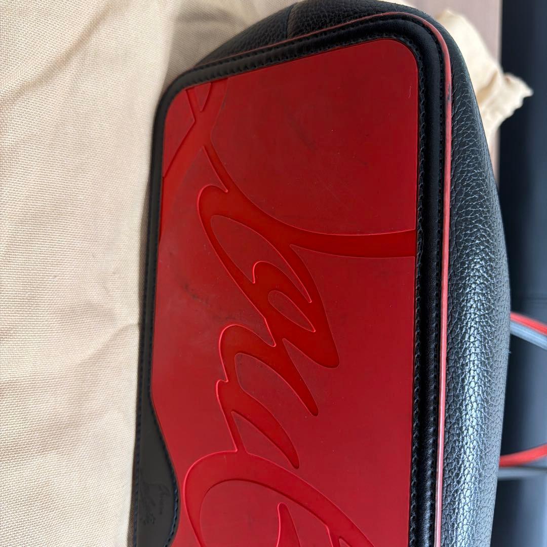 スタッズ付き黒レザートートバッグ