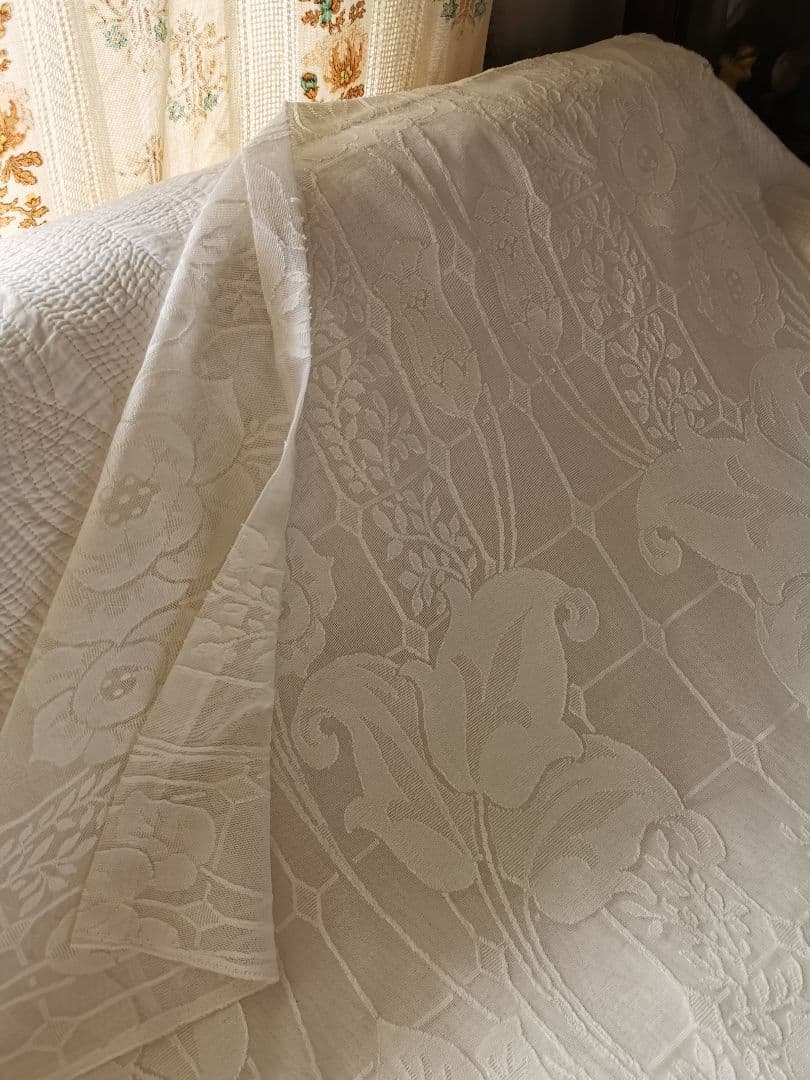 アンティーク マドラスレース アールヌーヴォー花紋 格子枠 カーテンパネルクロス