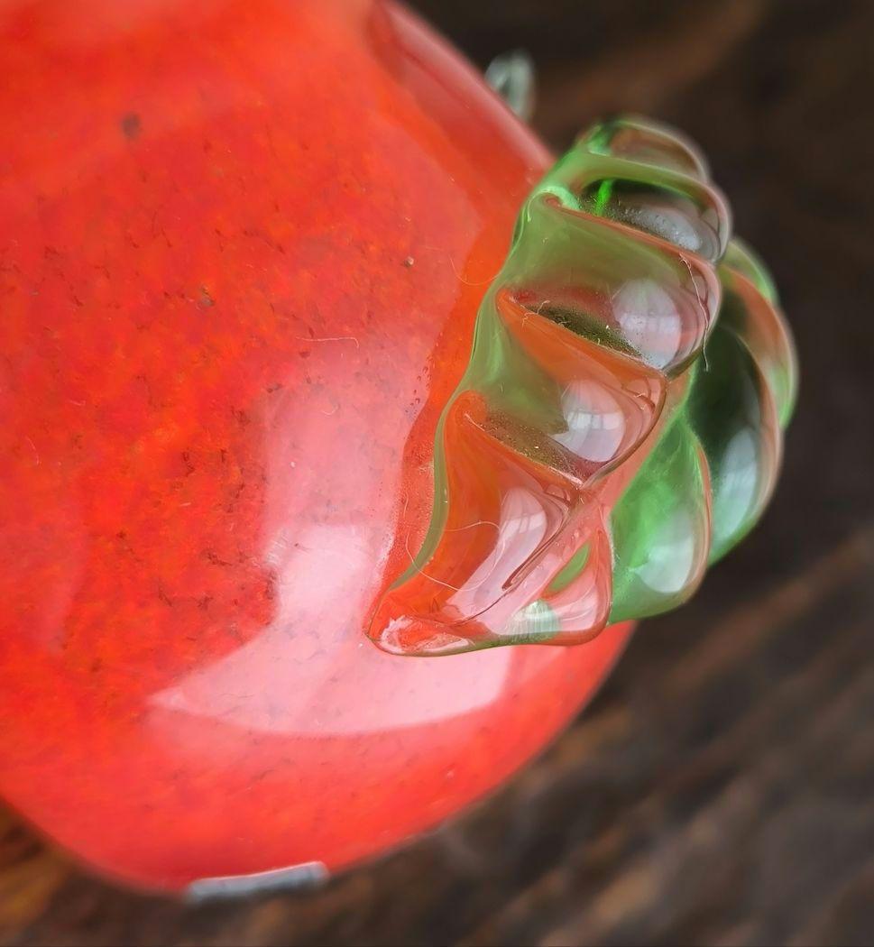 コスタボダのシール付き 赤いリンゴ ガラス 置物 オブジェ 北欧 スウェーデン