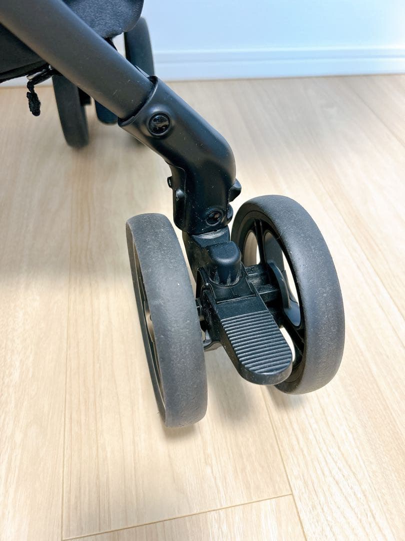 ⭐︎価格更新⭐︎【美品】2024年製　ラクーナクッションフリープラスAC