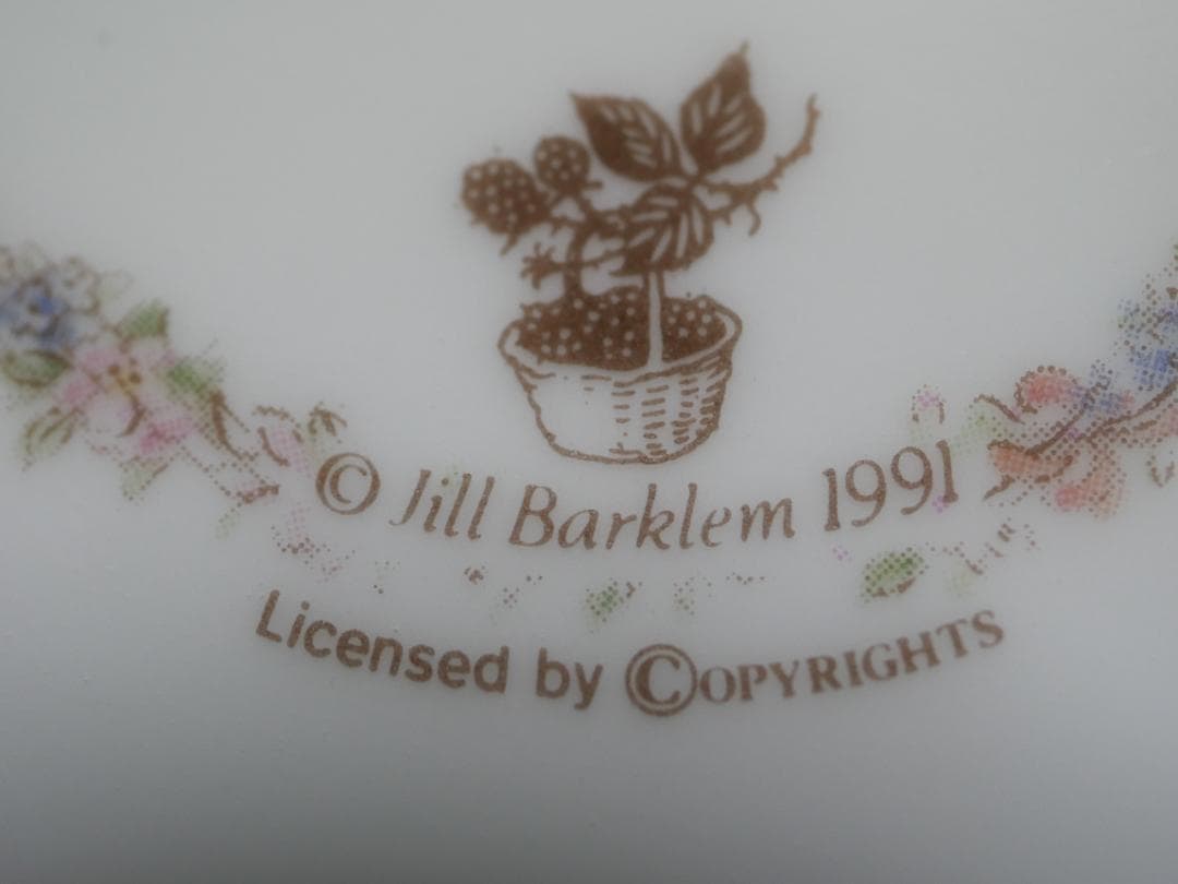 ロイヤルドルトン ブランブリーヘッジ Poppy's Bedroom 楕円トレイ