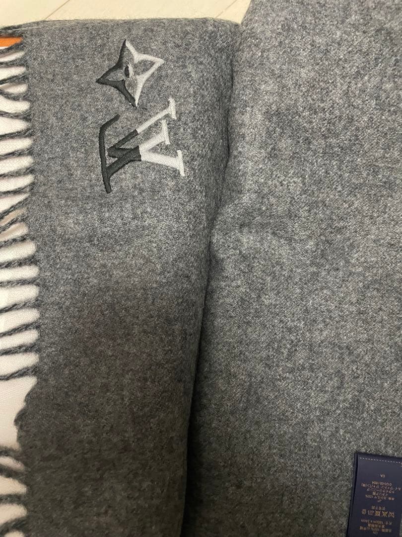 <新品未使用>ルイヴィトン マフラー ブラック カシミヤ100%