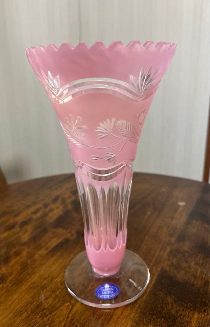 ドレスデンクリスタル ピンク被せガラス 花瓶 ハンドカット フラワーベース