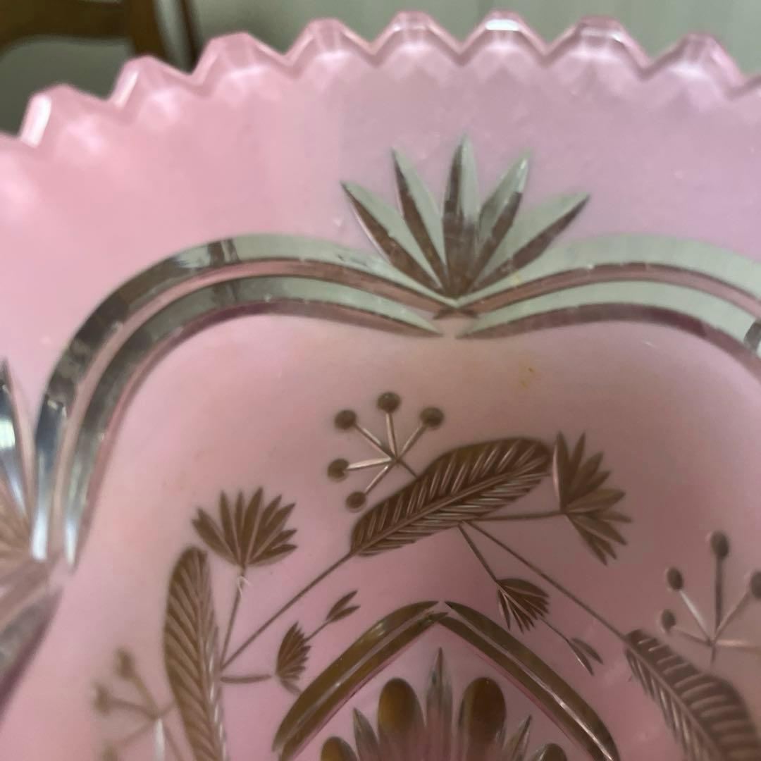 ドレスデンクリスタル ピンク被せガラス 花瓶 ハンドカット フラワーベース