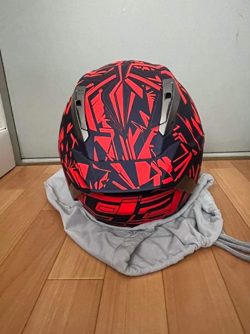 スタン　SHOEI X-Fifteen MARQUES DAZZLE