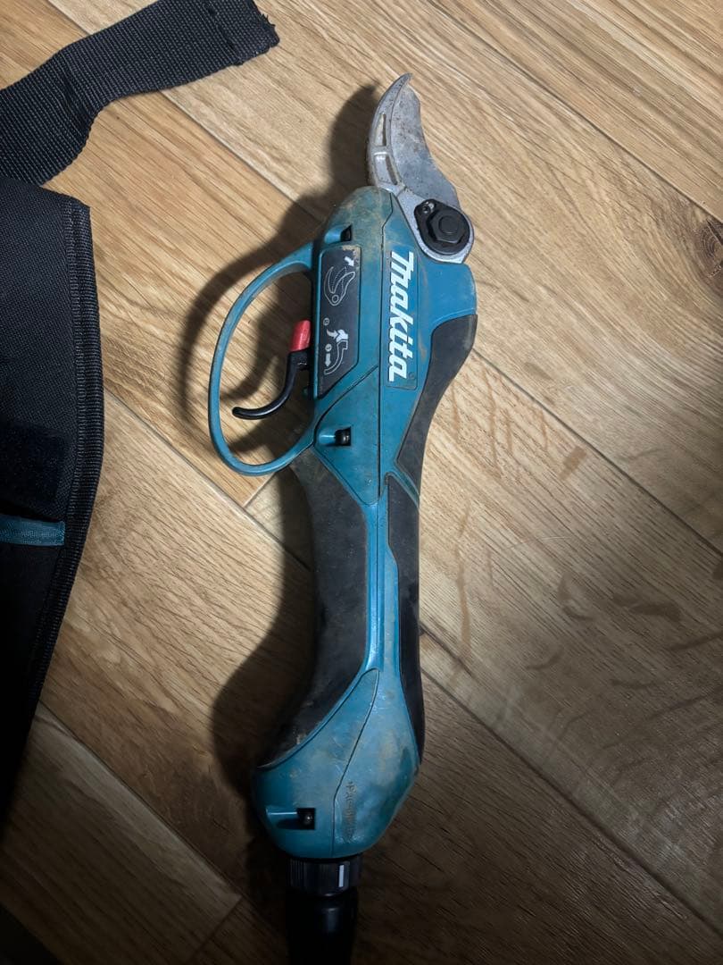 Makita 電動剪定鋏 バッテリー付き