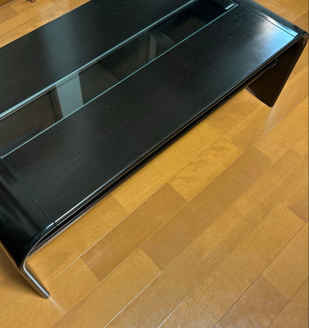 カリモクのテーブル