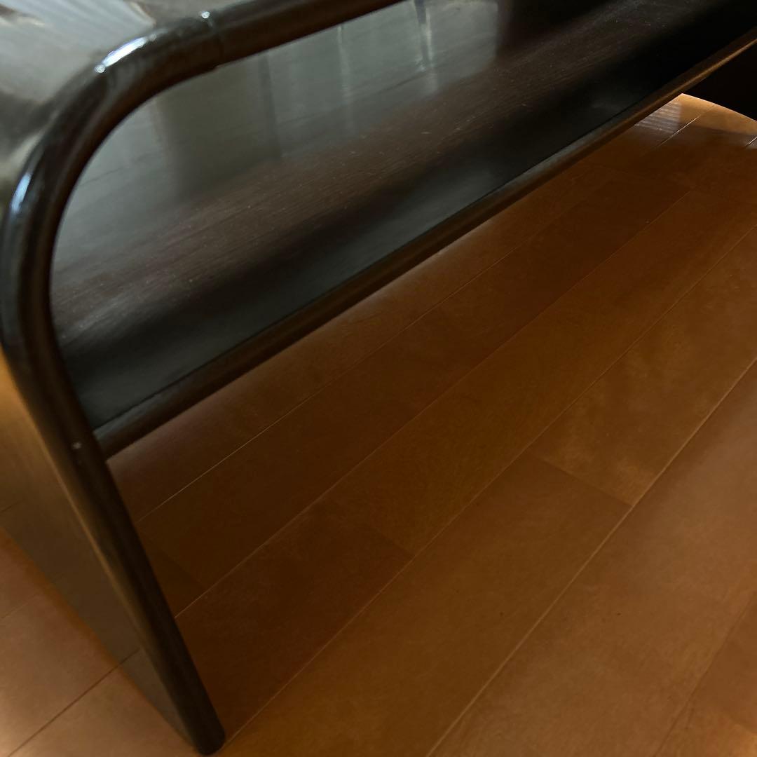 カリモクのテーブル