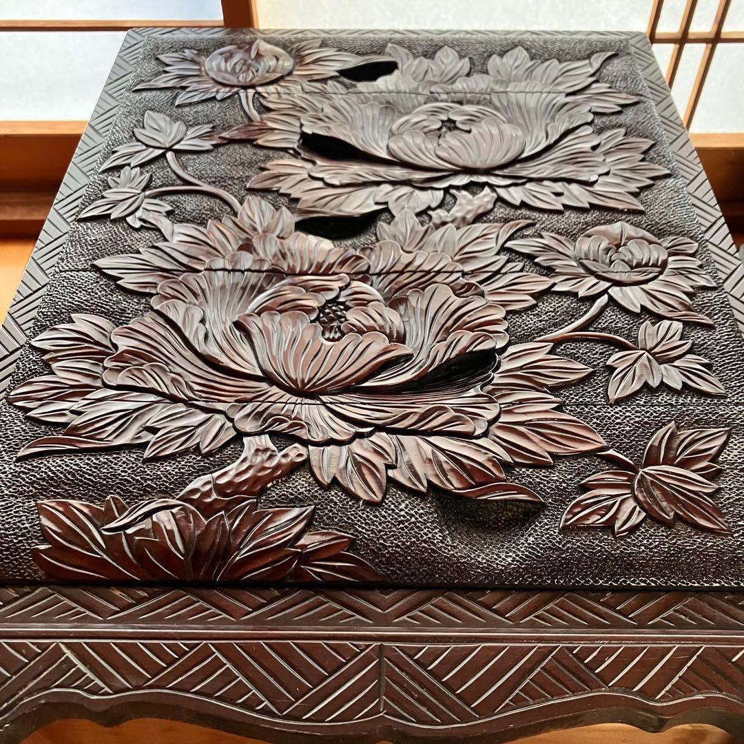 【伝統工芸品】日光彫り 5段棚 木製 小引き出し棚 牡丹の花 彫刻 小物入れ