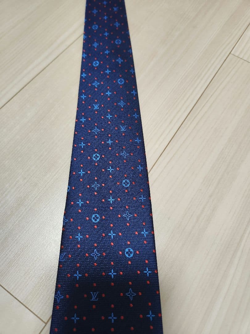 ルイヴィトン　ネクタイ　メンズ