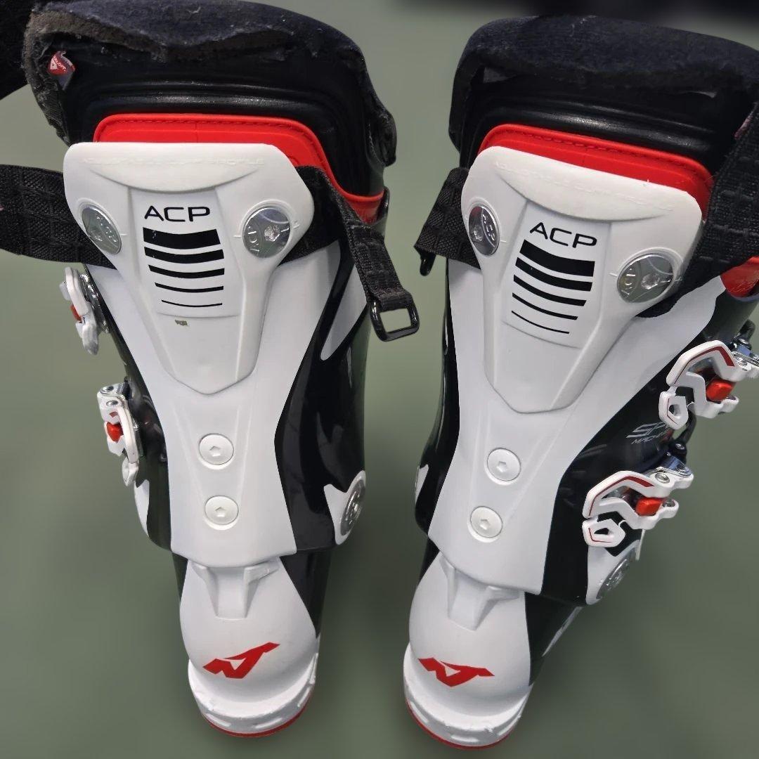 Nordica 女性用スキー ブーツ 黒/赤/白