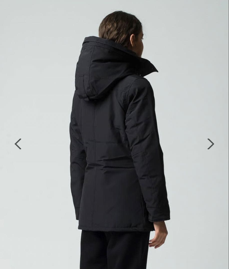 新品未使用　カナダグース  のアウター